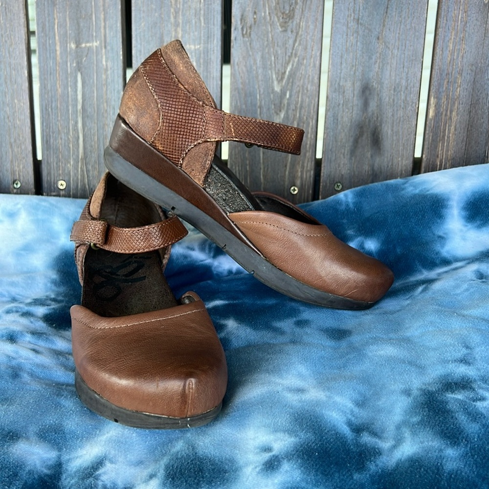 OTBT Maryjane wedge size  7.5